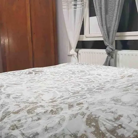 Bedinreims Cozy Parking And Wifi Free Ideal 4 Adultes Et 2 Enfants