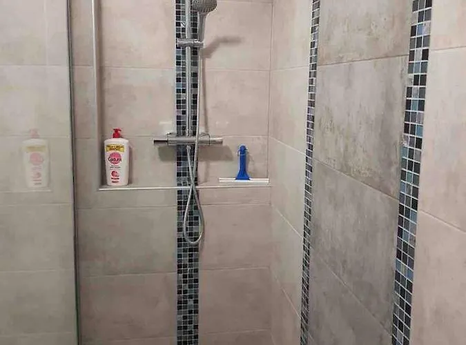 Bedinreims Cozy Parking And Wifi Free Ideal 4 Adultes Et 2 Enfants * Реймс