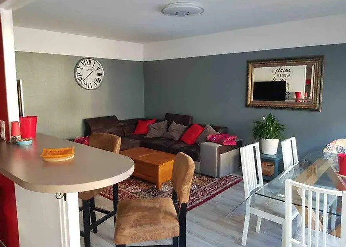 Апартаменты Bedinreims Cozy Parking And Wifi Free Ideal 4 Adultes Et 2 Enfants Реймс