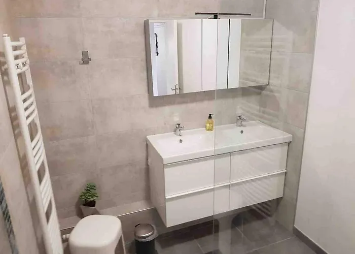 Bedinreims Cozy Parking And Wifi Free Ideal 4 Adultes Et 2 Enfants Апартаменты *