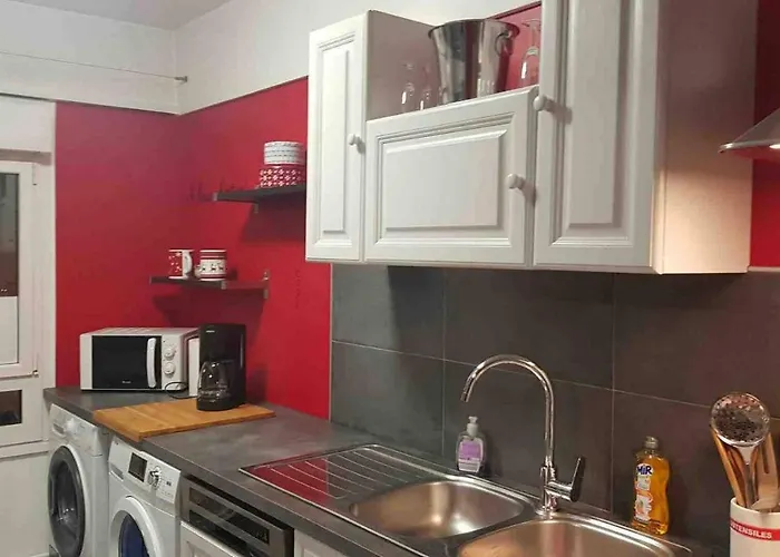 Апартаменты Bedinreims Cozy Parking And Wifi Free Ideal 4 Adultes Et 2 Enfants Реймс