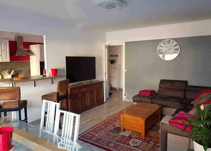 Апартаменты Bedinreims Cozy Parking And Wifi Free Ideal 4 Adultes Et 2 Enfants *