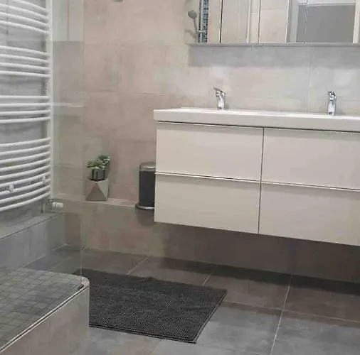 Bedinreims Cozy Parking And Wifi Free Ideal 4 Adultes Et 2 Enfants Апартаменты Реймс